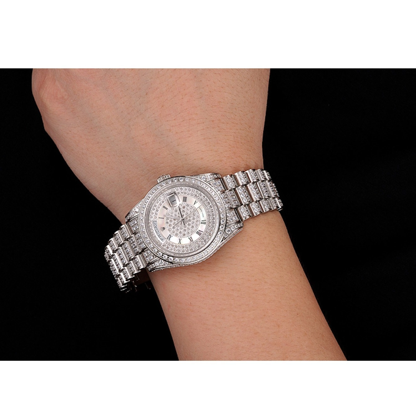 Aaa replica watch Pave Diamond Diamond Rolex Day-Date Diamond Swiss Dial Bracelet 1453950 Case 0615
